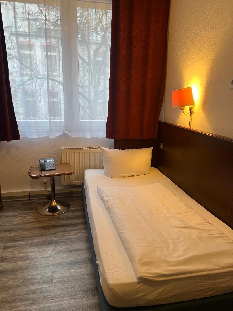 Apollo Hotel Frankfurt am Main Buitenkant foto